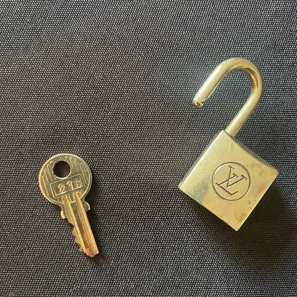 🔐 Rare LV Lock and Key #216 - Picture 5 of 7